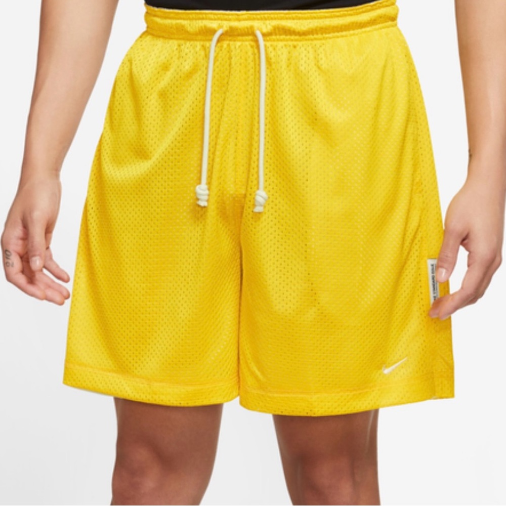 Nike Men's Dri Fit Standard Issue Reversible 7" Basketball Shorts Yellow sz L